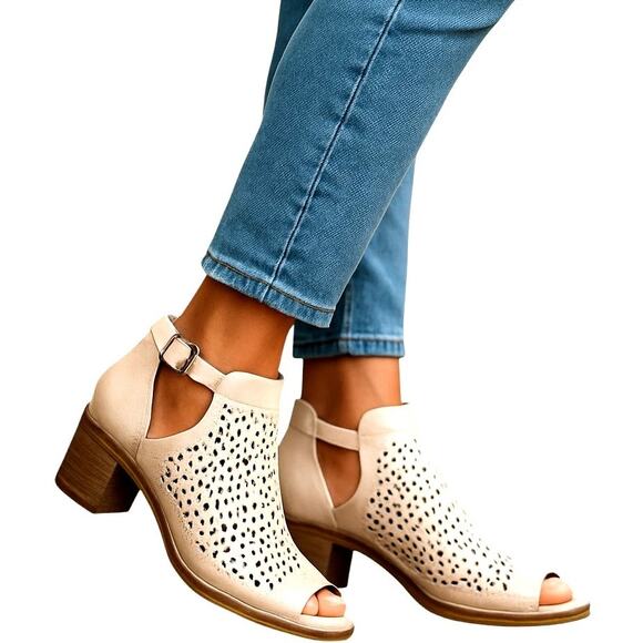 Girl's 4 White Open Toed Boot With Butterflies Sandal Shoe  2 Inch Heel Zipper - Picture 1 of 8